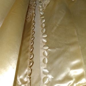 Size 10 Vintage  Chapagne Satin Wedding Gown ..